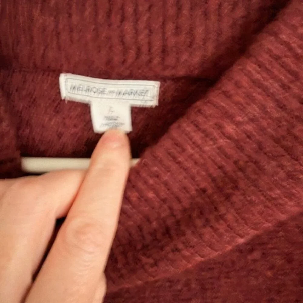 Melrose & Market Forward Seam Dolman Sweater Cropped Bergundy - Picture 2 of 5